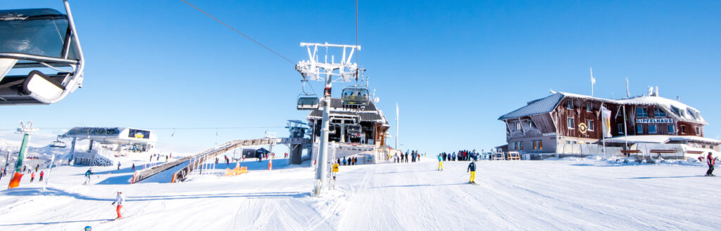 Gerlitzen Gipfelstation SKIFAHREN • GERLITZEN • BERG • IDYLLE • LUXUS • WELLNESS • ERHOLUNG • WHIRLPOOL • POOL • SAUNA • OSSIACHER SEE • FAMILIE • ROMANTIK